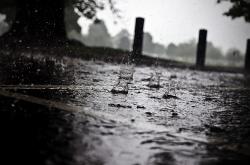 实拍广东梅州多地洪水，暴雨中的坚守与救援